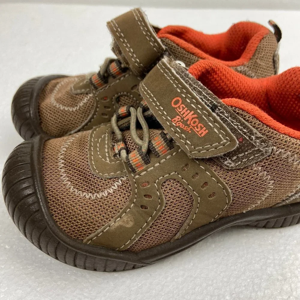 OshKosh B'gosh Boys sneaker Sz 8 14.6 cm